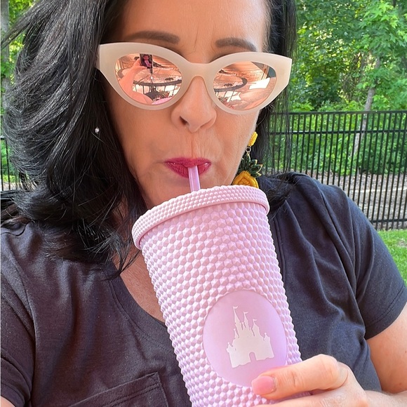 Gorgeous Abella, cat eye mirrored polarized sunglasses. - Picture 2 of 3